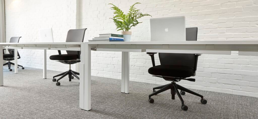 Tapijt-onder-een-bureau-vloeren-harderwijk