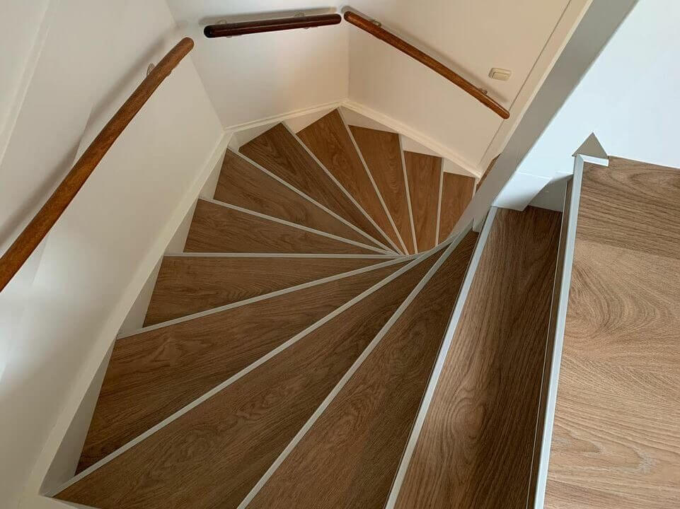 pvc trapbekleding harderwijk bruin bovenaf